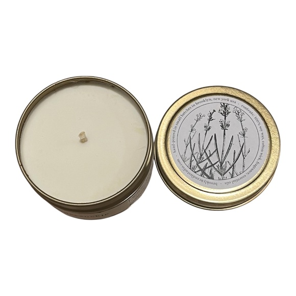 Honeysuckle Soy Candle - 4 oz. - Brooklyn Candle Studio - Picture 2 of 6